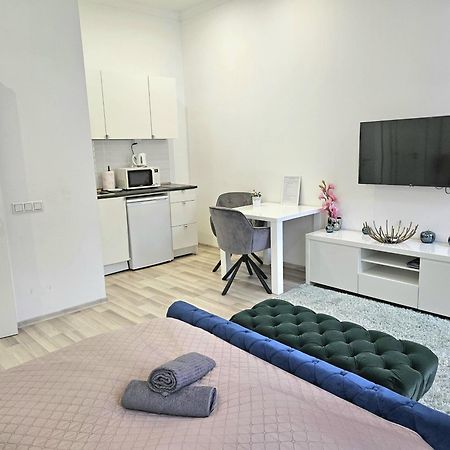 Designer Downtown Gem Apartment Будапеща Екстериор снимка