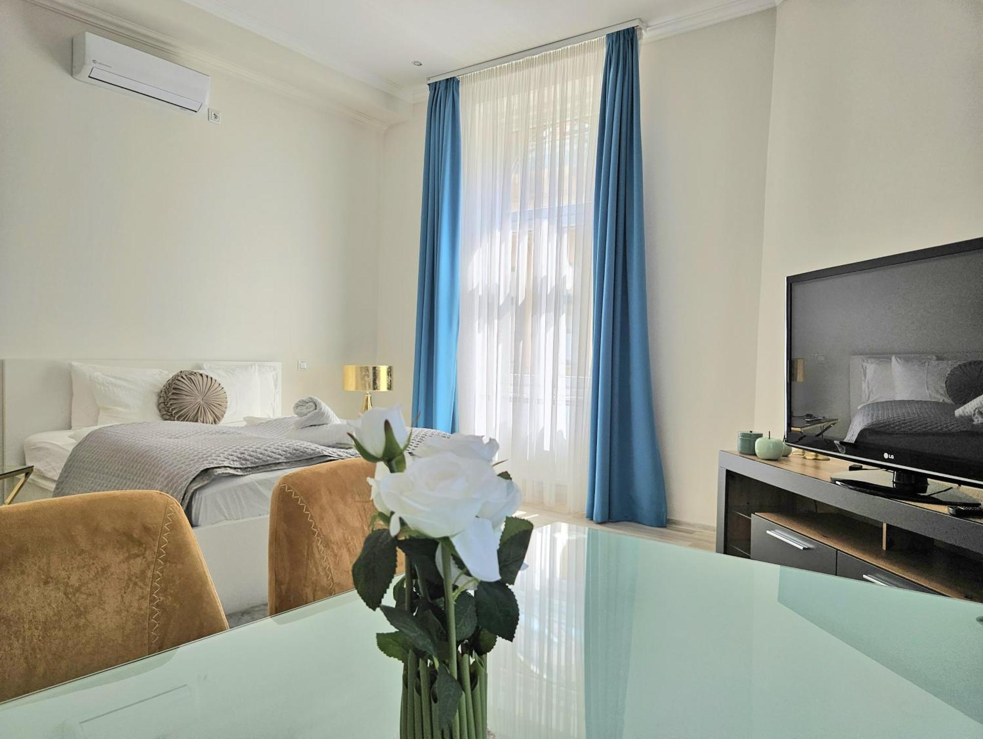 Designer Downtown Gem Apartment Будапеща Екстериор снимка
