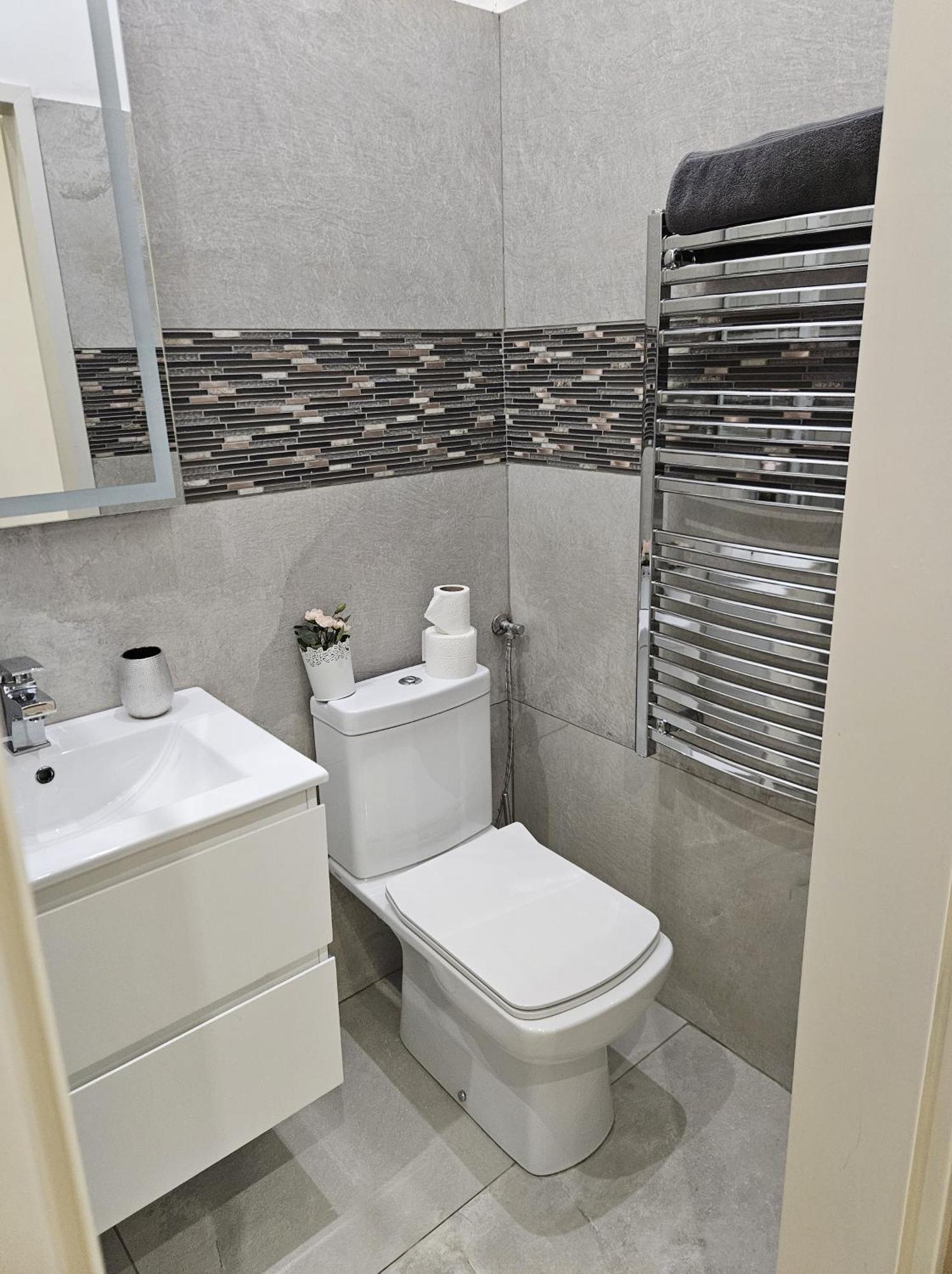 Designer Downtown Gem Apartment Будапеща Екстериор снимка