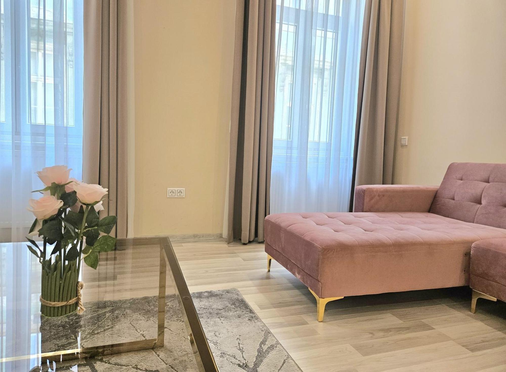 Designer Downtown Gem Apartment Будапеща Екстериор снимка