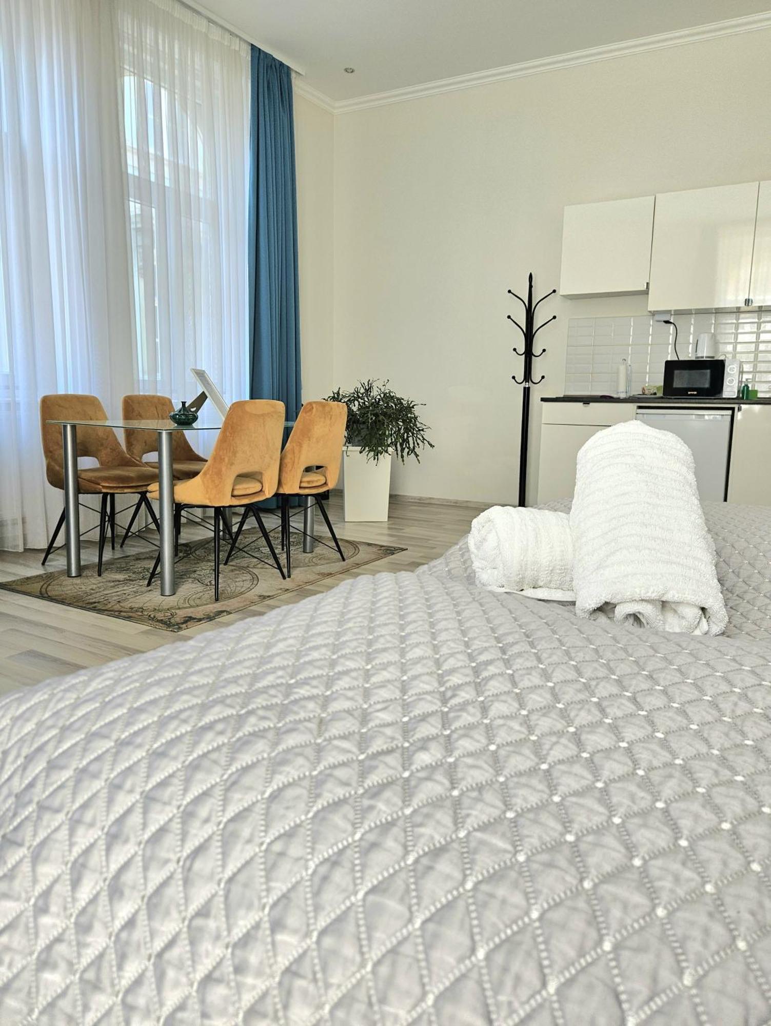 Designer Downtown Gem Apartment Будапеща Екстериор снимка