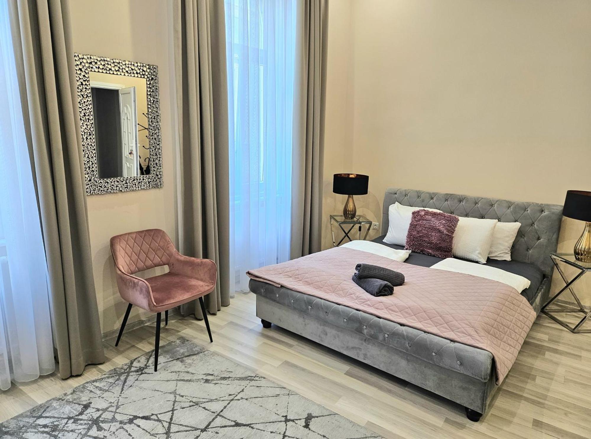 Designer Downtown Gem Apartment Будапеща Екстериор снимка